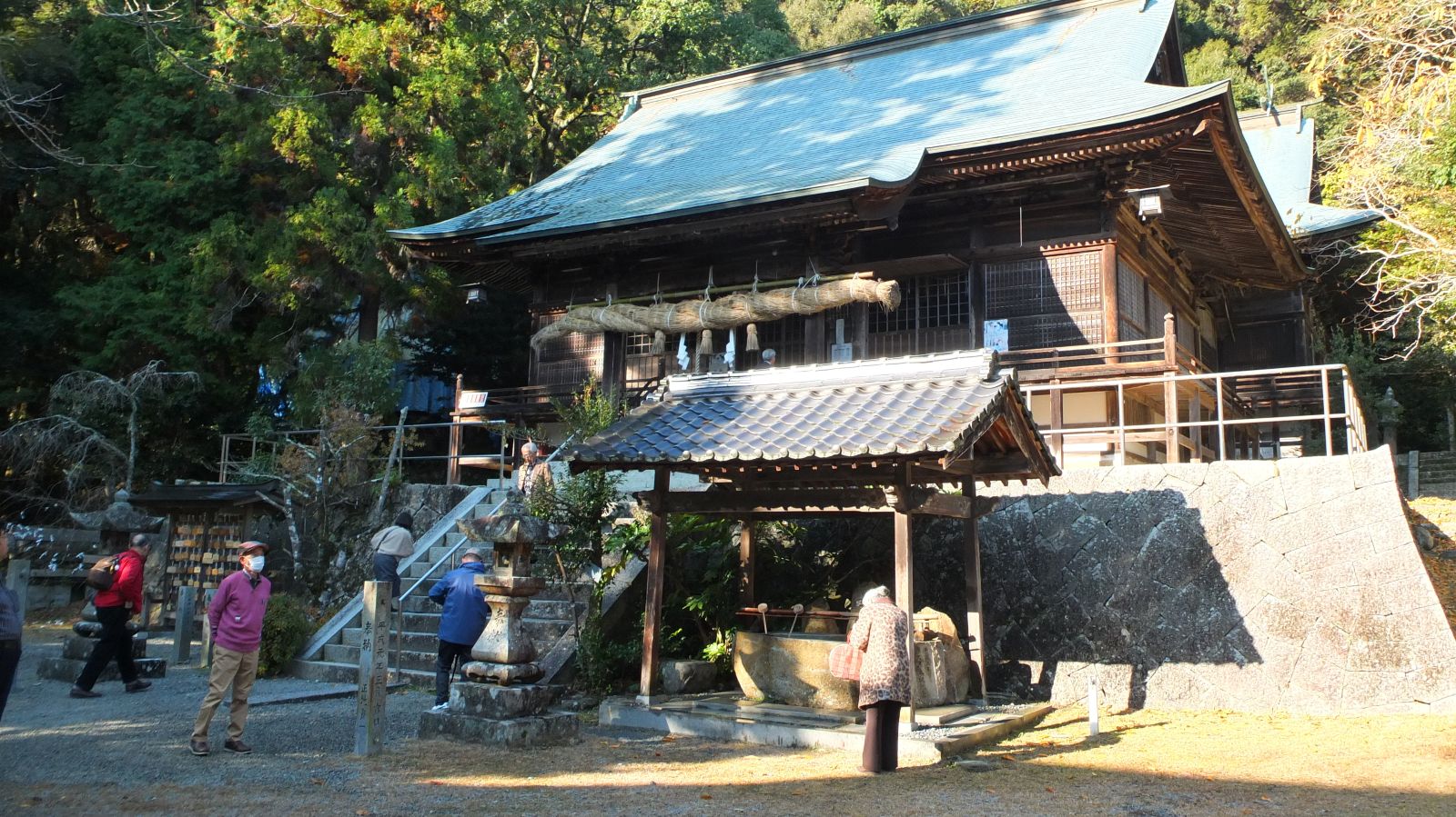 御調八幡宮の境内